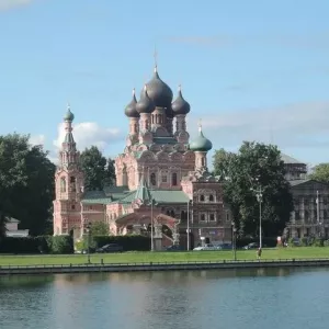 Kościół życiodajnej trójcy w ostankino: przegląd, historia i ciekawostki