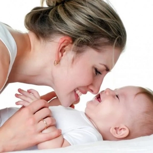 Porady psychologów, jak kochać swoje dziecko. Instynkt macierzyński