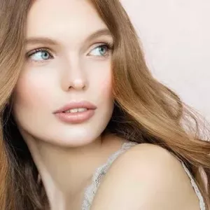Piękny kolor włosów blond: modne odcienie, wybór kolorów, zdjęcia efektów