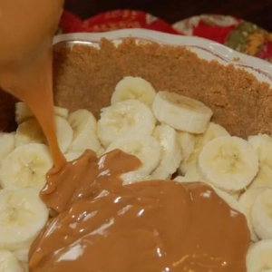 Ciasto z bananami i mlekiem skondensowanym: przepisy i porady kulinarne